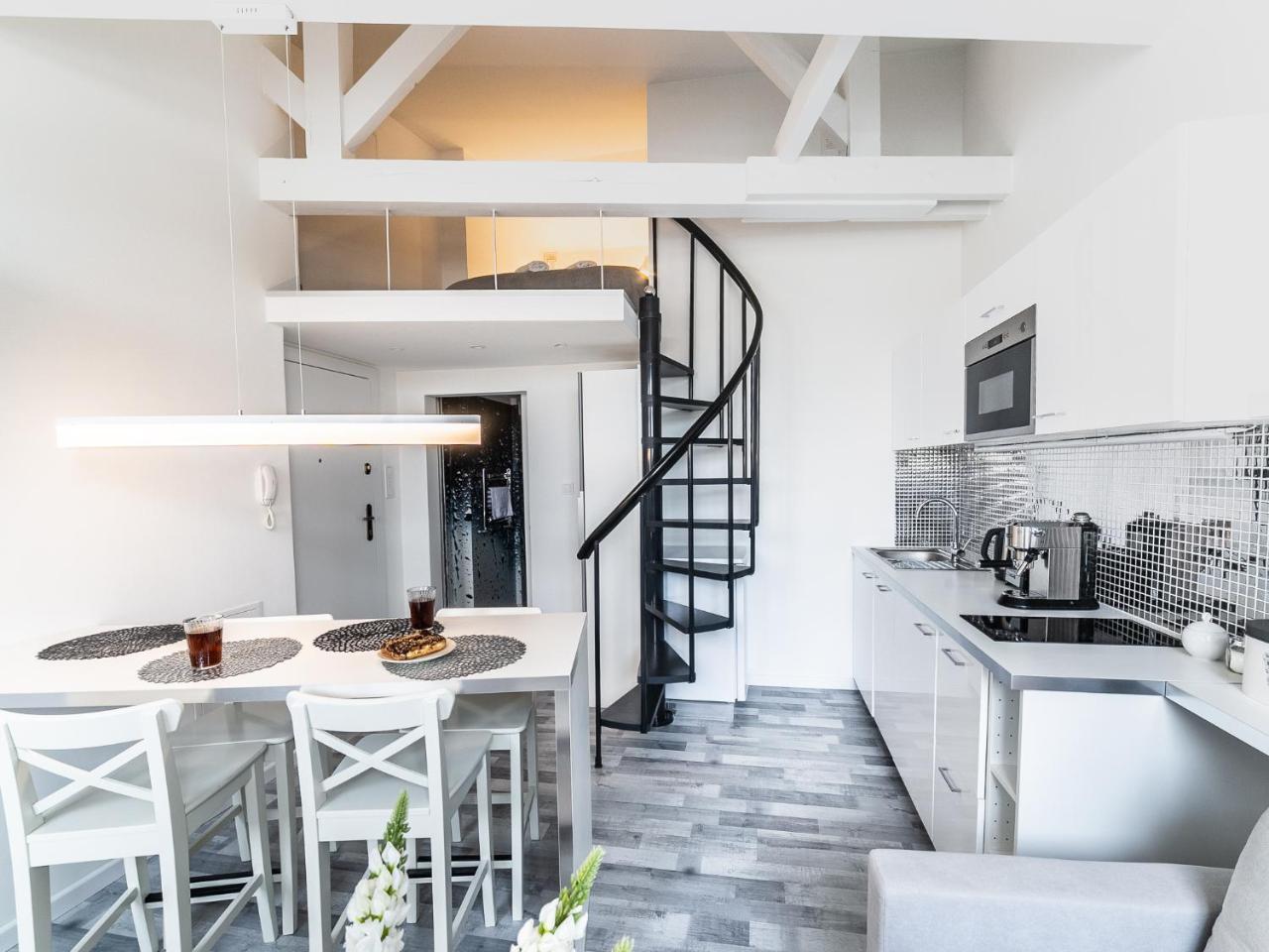 Apartment Zelazna